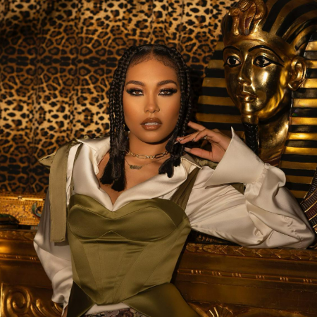 Parker-McKenna Posey is an American-born actress.